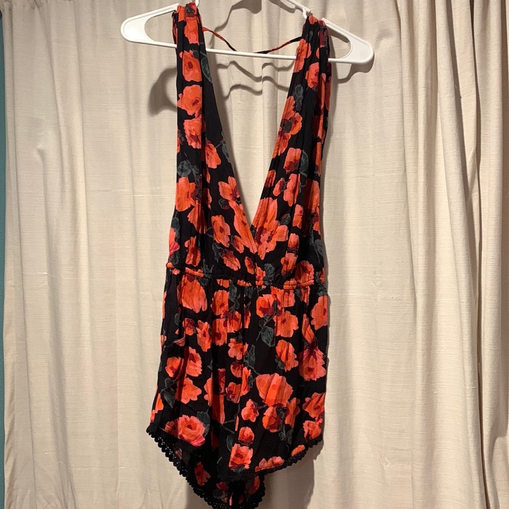 Billabong floral jumper